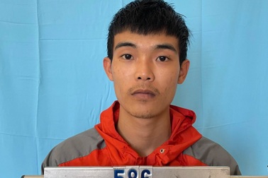 Đột nhập nhà bác ruột đục két sắt, "hốt" toàn bộ tiền vàng