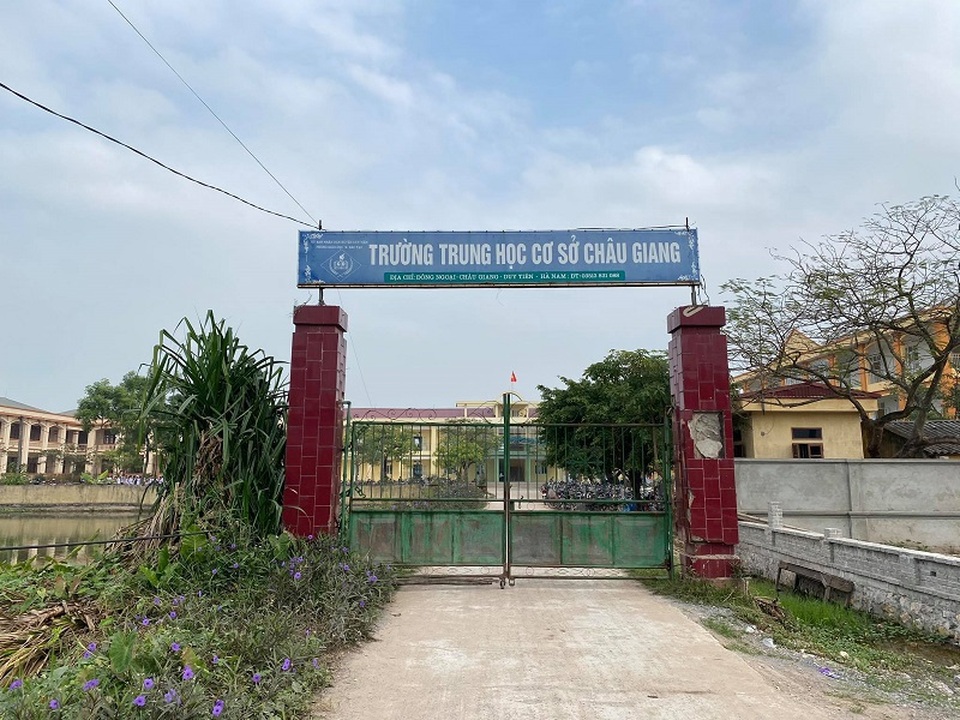 Khởi tố nam sinh lớp 9 đánh bạn học tử vong - 1 Khởi tố nam sinh lớp 9 đánh bạn học tử vong - 1