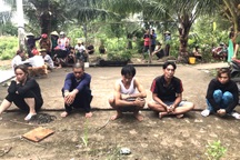 Cảnh sát rượt đuổi nhóm cướp tiền vàng chạy trốn bằng xuồng máy tốc độ cao