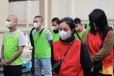 Cảnh sát đột kích "sào huyệt" tổ chức quốc tế lừa đảo hàng trăm tỷ đồng