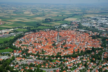 Bị thiên thạch lao trúng, một thị trấn ở Đức sở hữu 72.000 tấn kim cương