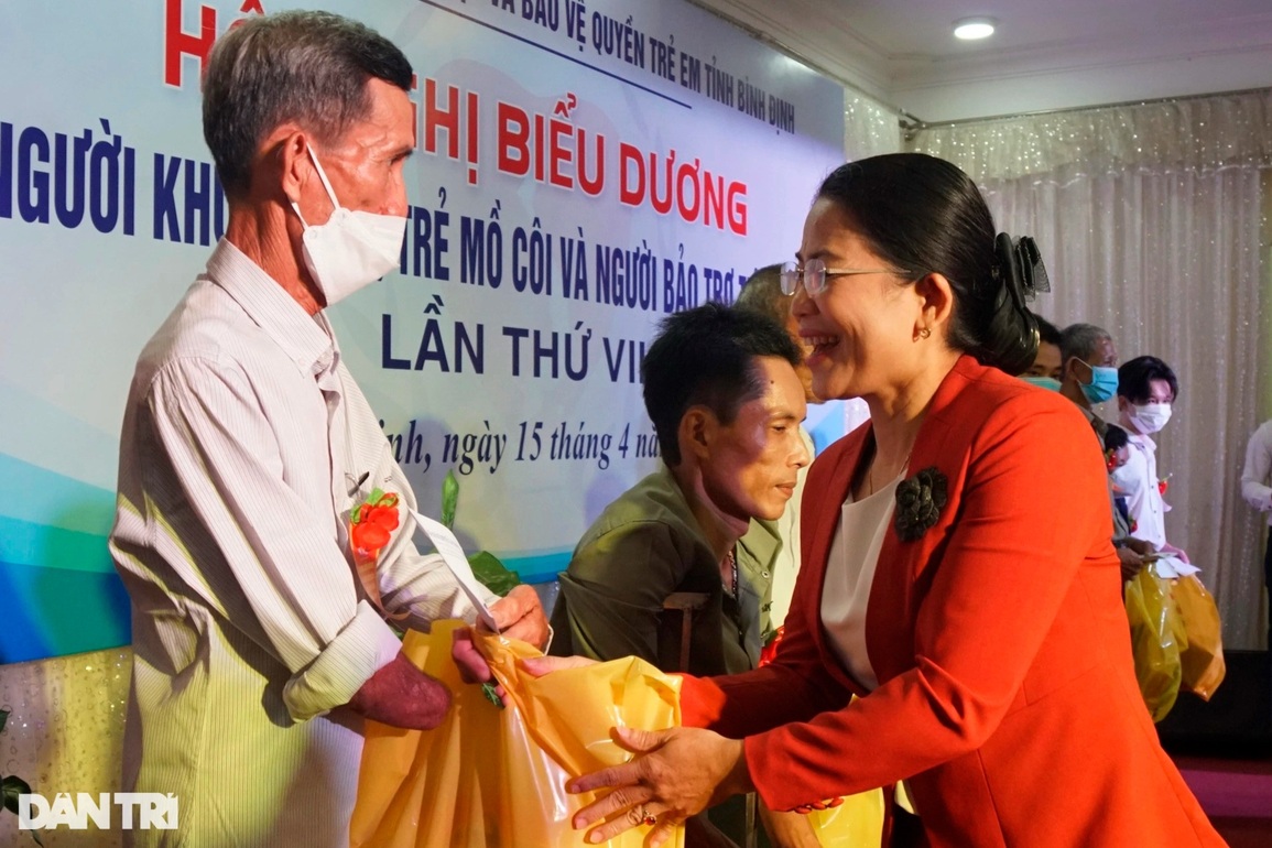 Những người vượt số phận, không làm gánh nặng cho gia đình - 3 Những người vượt số phận, không làm gánh nặng cho gia đình - 3