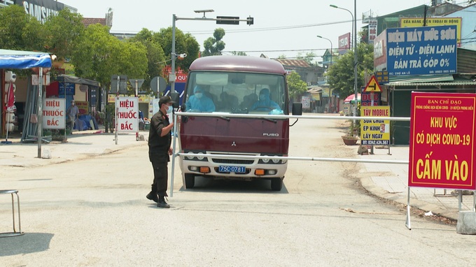 Thừa Thiên Huế: Xử phạt nhóm người xâm nhập trái phép khu vực phong toả 46 triệu đồng - Ảnh 1.