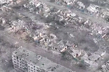 Bakhmut đổ nát như "ngày tận thế" giữa lúc Nga-Ukraine giao tranh khốc liệt