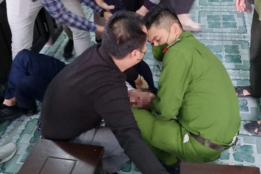 Ồn ào "đại gia" địa ốc 2021: Kẻ mang danh ăn cắp, người tự tử giữa tòa