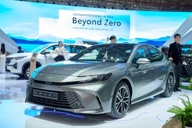 Bản cao nhất của Toyota Camry 2024 có gì để xứng với mức giá 1,5 tỷ đồng?