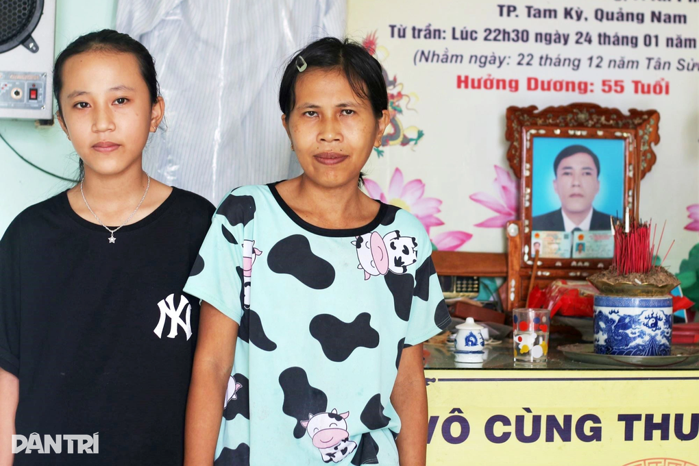 Chồng chết, người vợ mù nuôi hai con thơ trong cảnh khốn cùng - 1 Chồng chết, người vợ mù nuôi hai con thơ trong cảnh khốn cùng - 1