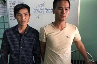 2 công an viên bị đâm trọng thương khi bắt ổ đánh bạc