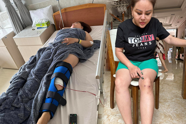 Lê Giang "Nhà bà Nữ" nhập viện mổ chân, vết thương 20 năm trước tái phát