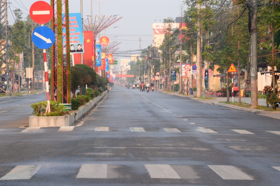 Sáng đầu tiên thực hiện cách ly xã hội - 21 Sáng đầu tiên thực hiện cách ly xã hội - 21