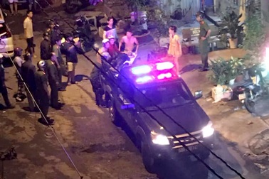 Nam thanh niên bị chém gần đứt bàn tay trong cuộc hỗn chiến