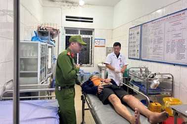 Công an Lào Cai kịp thời giải cứu tài xế bị ngã xuống vực sâu 20m