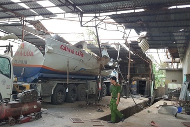 Nổ xe bồn trong gara ô tô, 3 người bị thương