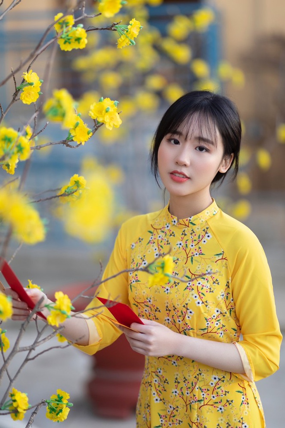 Rực rỡ sắc vàng với bộ ảnh áo dài đón Tết của du học sinh tại Mỹ - 9 Rực rỡ sắc vàng với bộ ảnh áo dài đón Tết của du học sinh tại Mỹ - 9
