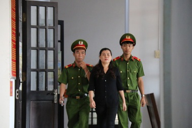 Xét xử vụ tạp chất cà phê: Bị cáo khai không biết để đấu trộn với hồ tiêu!