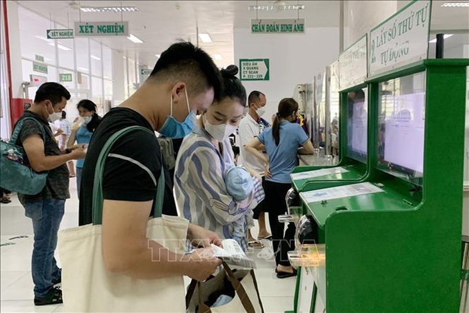 Bệnh nhi đến khám bệnh tại Bệnh viện Nhi đồng 2, Thành phố Hồ Chí Minh. 

