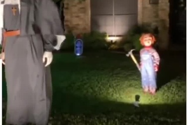 Những ngôi nhà trang trí "cực đỉnh" để đón Halloween