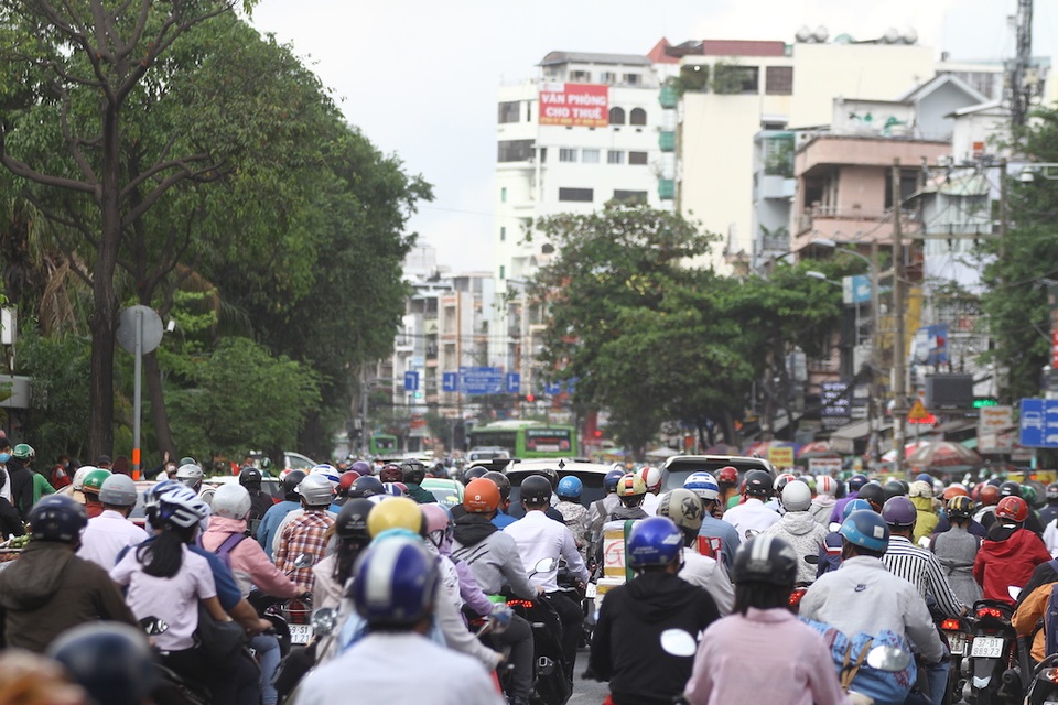 Cửa ngõ Sài Gòn kẹt cứng sau kỳ nghỉ lễ - 2 Cửa ngõ Sài Gòn kẹt cứng sau kỳ nghỉ lễ - 2
