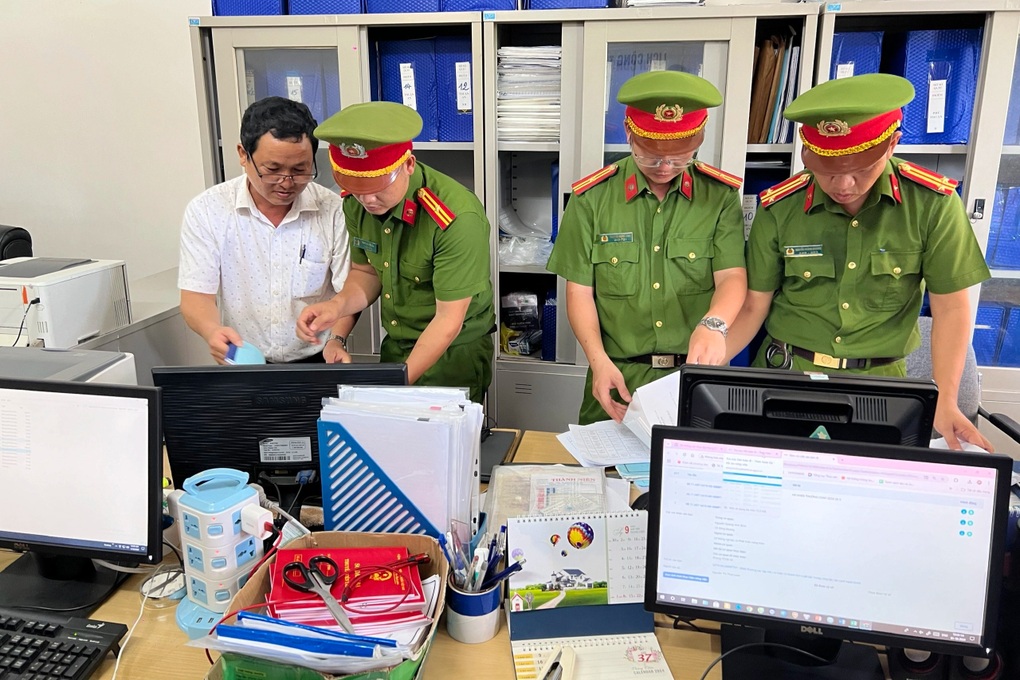 Cựu lãnh đạo Chi cục Thủy sản Huế bị khởi tố do sai phạm cải hoán tàu cá - 1 Cựu lãnh đạo Chi cục Thủy sản Huế bị khởi tố do sai phạm cải hoán tàu cá - 1