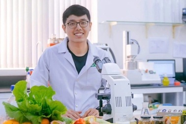 Vừa liên lạc, chàng trai được giáo sư nước ngoài cấp học bổng 4 tỷ đồng