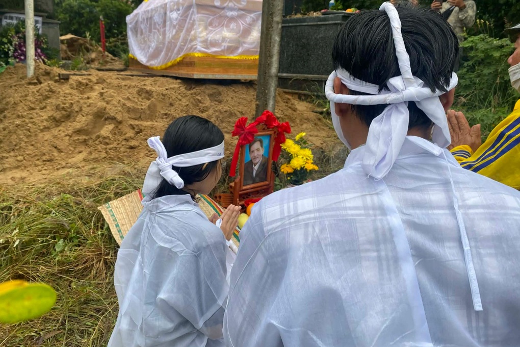 Gia đình cố nghệ sĩ Thương Tín cảnh báo lừa đảo sau tang lễ - 1 Gia đình cố nghệ sĩ Thương Tín cảnh báo lừa đảo sau tang lễ - 1