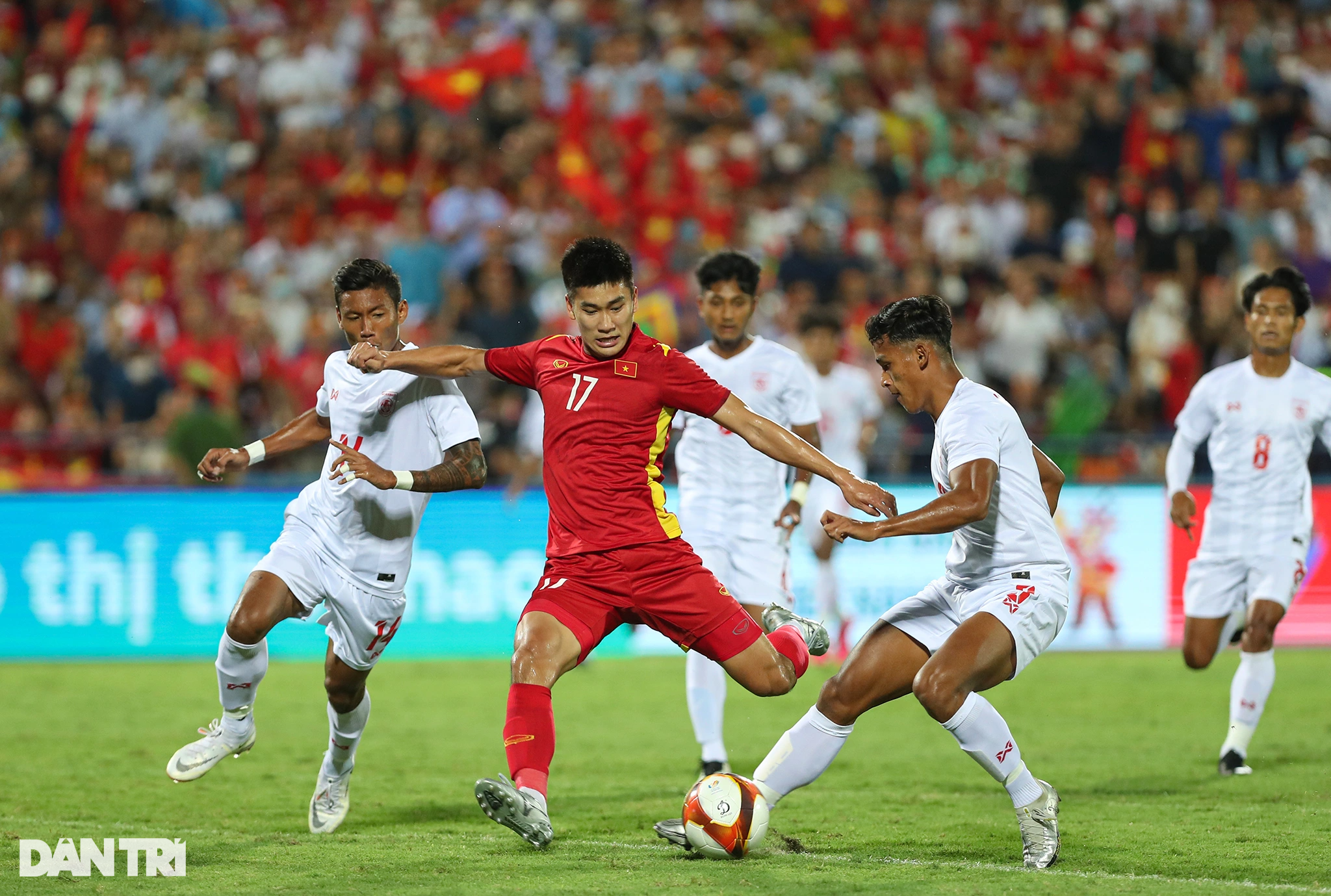 U23 Việt Nam thủy chiến đánh bại U23 Myanmar, dẫn đầu bảng A ở SEA Games - 15 U23 Việt Nam thủy chiến đánh bại U23 Myanmar, dẫn đầu bảng A ở SEA Games - 15