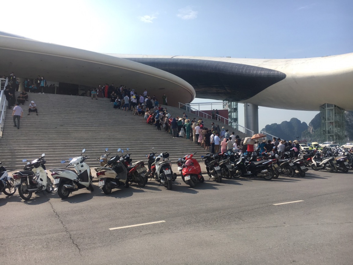 Nghìn người đổ xô săn vé xem bán kết bóng đá nữ Việt Nam - Myanmar - 3 Nghìn người đổ xô săn vé xem bán kết bóng đá nữ Việt Nam - Myanmar - 3