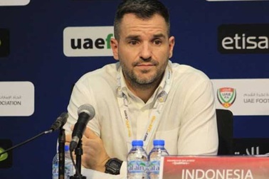 HLV McMenemy: “Bằng mọi giá Indonesia phải thắng đội tuyển Việt Nam”