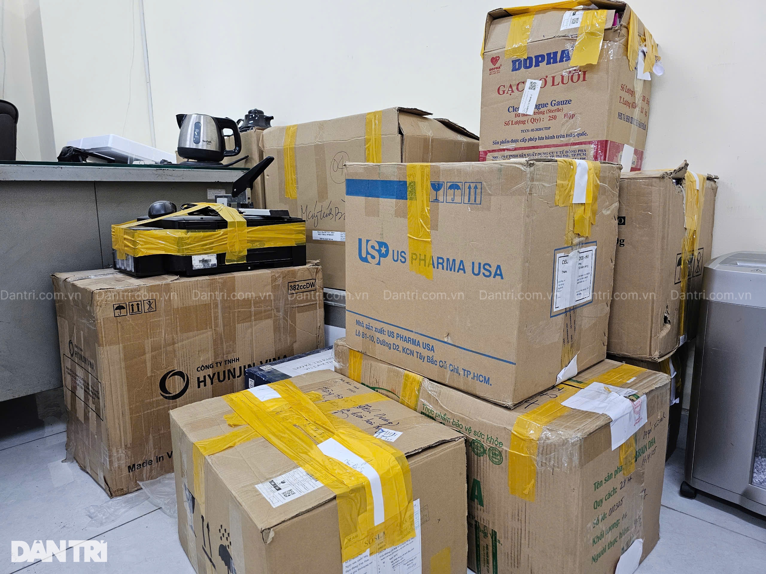 Vị giám đốc đứng sau vụ đổ hàng nghìn thực phẩm chức năng ở TPHCM - 4 Vị giám đốc đứng sau vụ đổ hàng nghìn thực phẩm chức năng ở TPHCM - 4