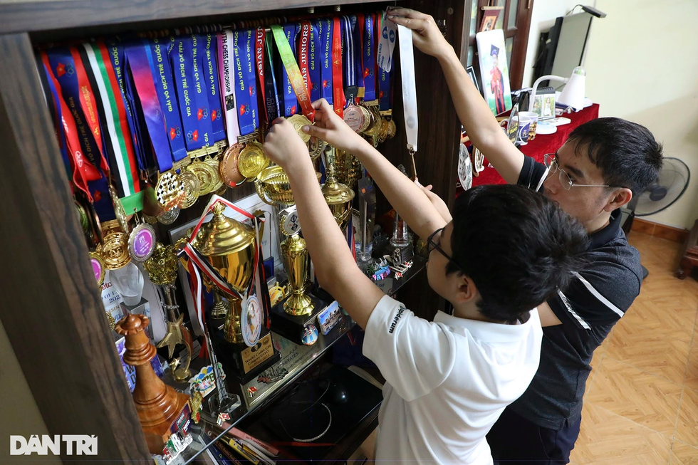 Kỳ thủ 13 tuổi Đầu Khương Duy và giấc mơ trở thành đại kiện tướng quốc tế - 5 Kỳ thủ 13 tuổi Đầu Khương Duy và giấc mơ trở thành đại kiện tướng quốc tế - 5