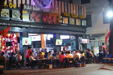 TPHCM cấm tụ tập trên 20 người, dừng hàng loạt loại hình kinh doanh