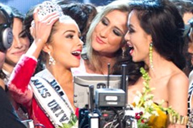 Diễm Hương khen Tân Hoa hậu Hoàn vũ ngọt ngào