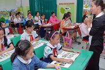 Giáo viên tiếng Anh vênh chuẩn, vì sao?