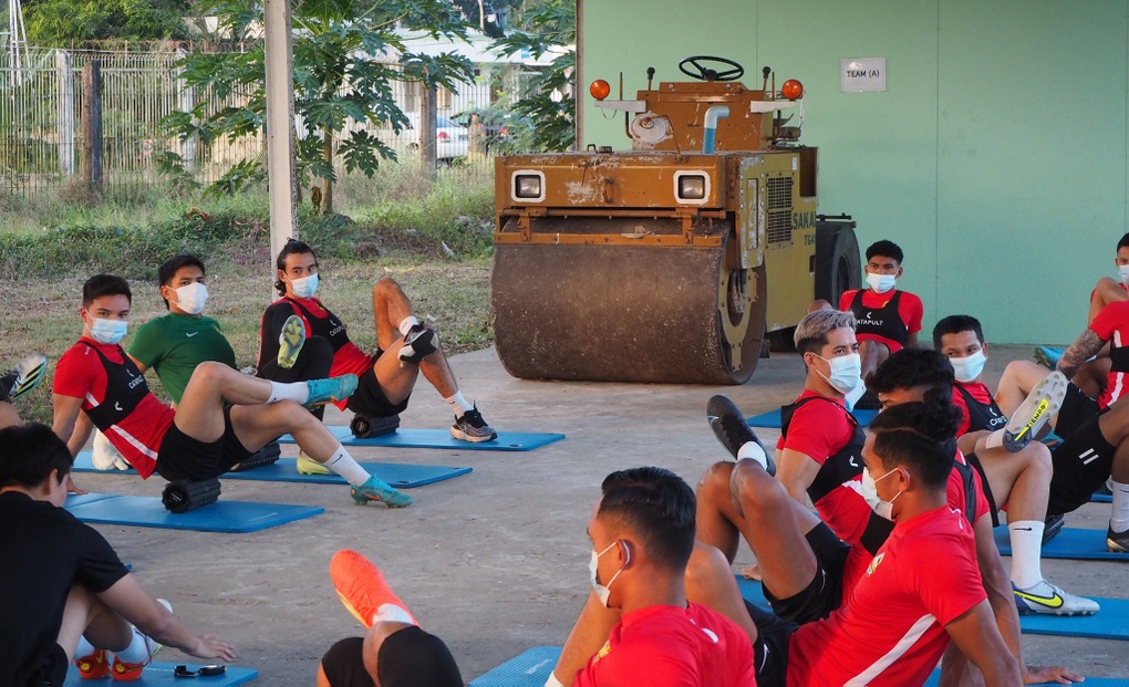 Phải tập trên sân còn ngổn ngang, đội tuyển Malaysia lên tiếng - 1 Phải tập trên sân còn ngổn ngang, đội tuyển Malaysia lên tiếng - 1