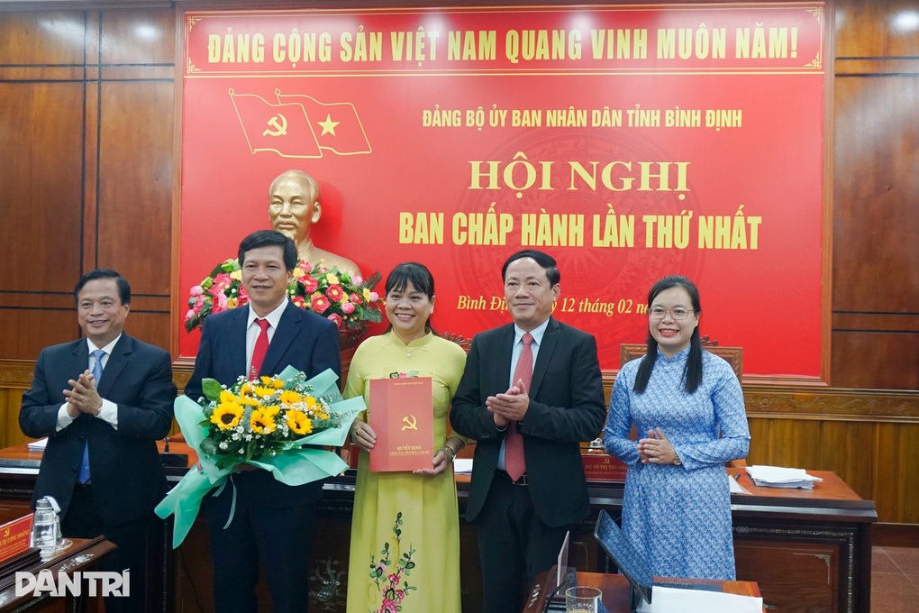 Chủ tịch Bình Định: Không giới thiệu nhân sự kiểu bè cánh, người nhà - 2 Chủ tịch Bình Định: Không giới thiệu nhân sự kiểu bè cánh, người nhà - 2