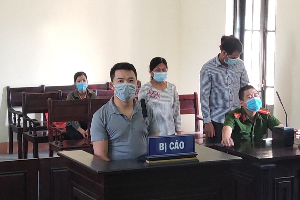 Lĩnh 2 năm tù vì tấn công học viên Học viện Cảnh sát tại chốt kiểm dịch - 1 Lĩnh 2 năm tù vì tấn công học viên Học viện Cảnh sát tại chốt kiểm dịch - 1