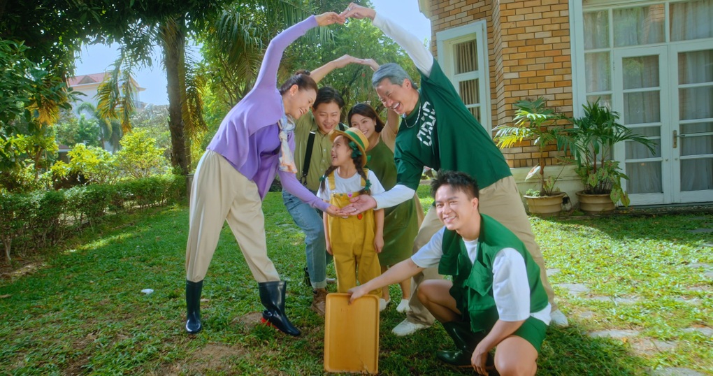 Bùi Công Nam lan tỏa câu chuyện chăm sóc gia đình qua Lá chắn phi thường - 4 Bùi Công Nam lan tỏa câu chuyện chăm sóc gia đình qua Lá chắn phi thường - 4