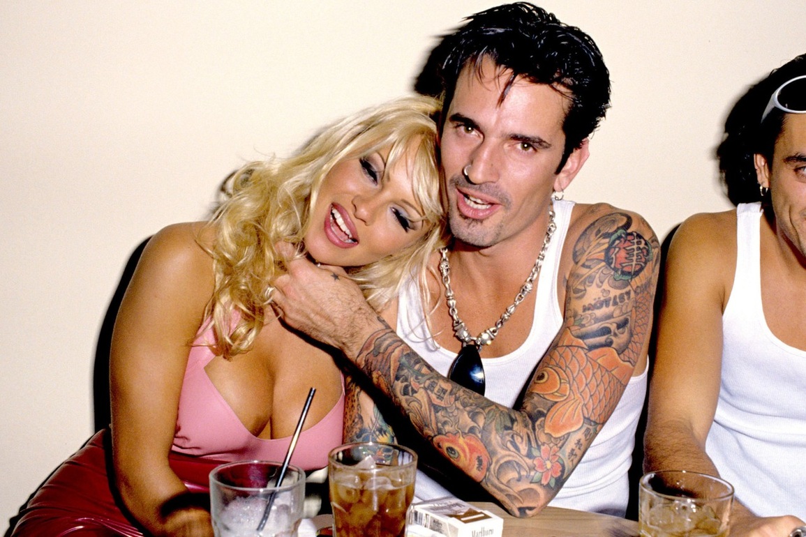 Người mẫu Pamela Anderson tự làm phim kể về việc mình bị lộ clip nóng - 5 Người mẫu Pamela Anderson tự làm phim kể về việc mình bị lộ clip nóng - 5