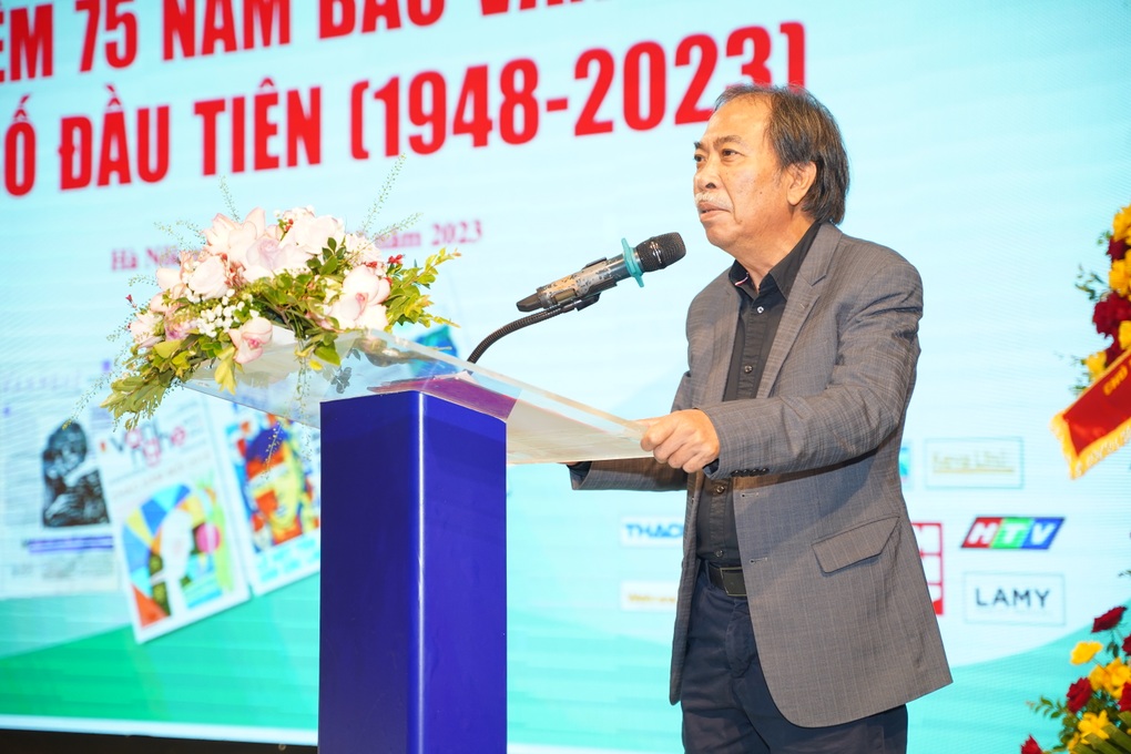 Báo Văn nghệ kỷ niệm 75 năm ngày ra số báo đầu tiên - 3 Báo Văn nghệ kỷ niệm 75 năm ngày ra số báo đầu tiên - 3
