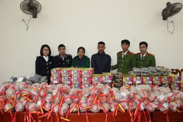 Bắt 3 đối tượng, thu giữ gần 4 tạ pháo trước Tết