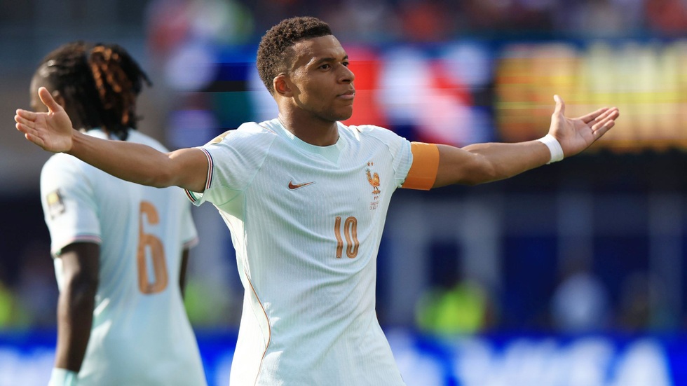 Kylian Mbappe - Lionel Messi: “Siêu nhân” phá vỡ chuẩn mực World Cup - 2