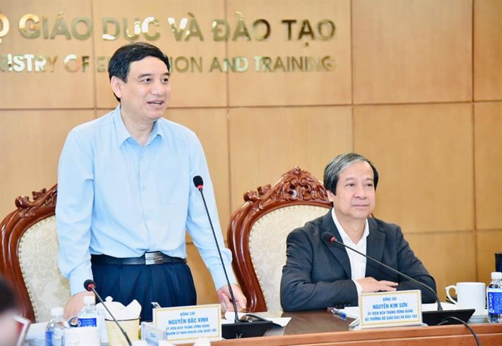 교육부 장관: 국립대학에 유치원을 두는 건 어때요? - 3 Bộ trưởng GDĐT: Trong Đại học Quốc gia có trường mầm non, tại sao không? - 3