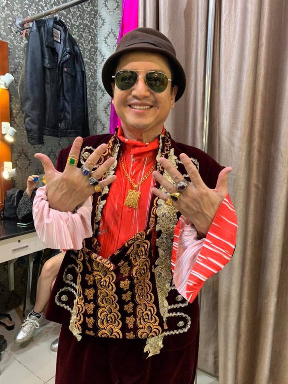 Bạn gái Á hậu kém 17 tuổi được NSƯT Chí Trung công khai, quyến rũ ra sao? - 1