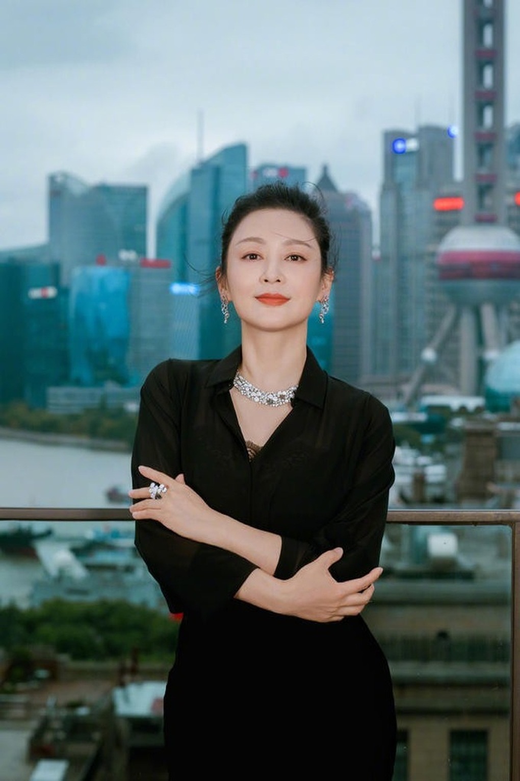 Người mẹ mỹ nhân và người cha quyền lực của Trần Phi Vũ - 5 Người mẹ mỹ nhân và người cha quyền lực của Trần Phi Vũ - 5