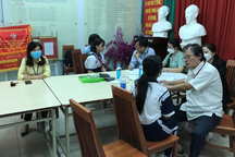 Hàng trăm học sinh 2 trường học ở TPHCM sốt bất thường, nghi nhiễm virus