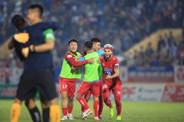 Cuộc đua tứ mã đến ngôi vô địch V-League