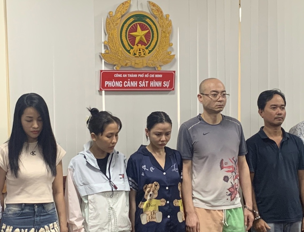 Nhóm người Hàn Quốc điều hành đường dây mại dâm ở TPHCM thế nào? - 2 Nhóm người Hàn Quốc điều hành đường dây mại dâm ở TPHCM thế nào? - 2