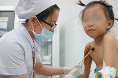 Anh trai nghịch súng săn, em gái trọng thương