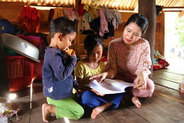 Những người mẹ đặc biệt của trẻ mồ côi ở vùng "chảo lửa"