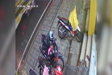 Nữ sinh viên khóc ròng vì bị trộm xe máy khi đi làm thêm